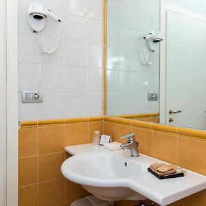 Camera standard con letto king size